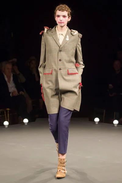 Look 13